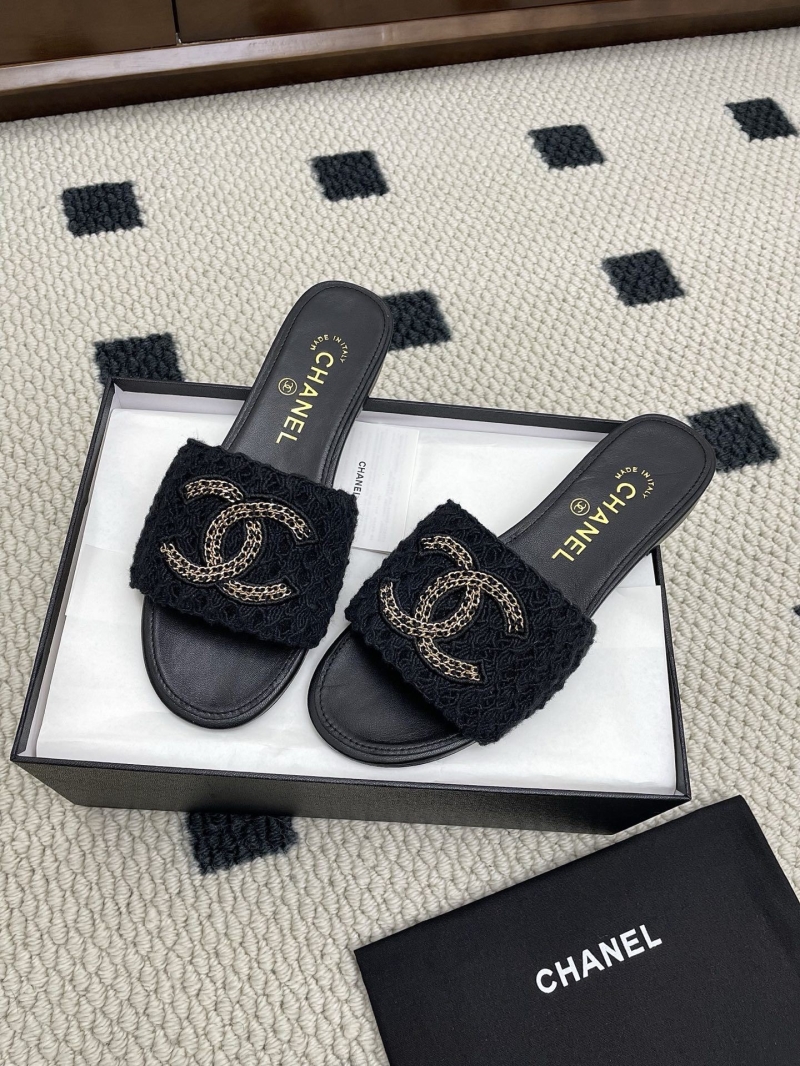 Ch**el slippers